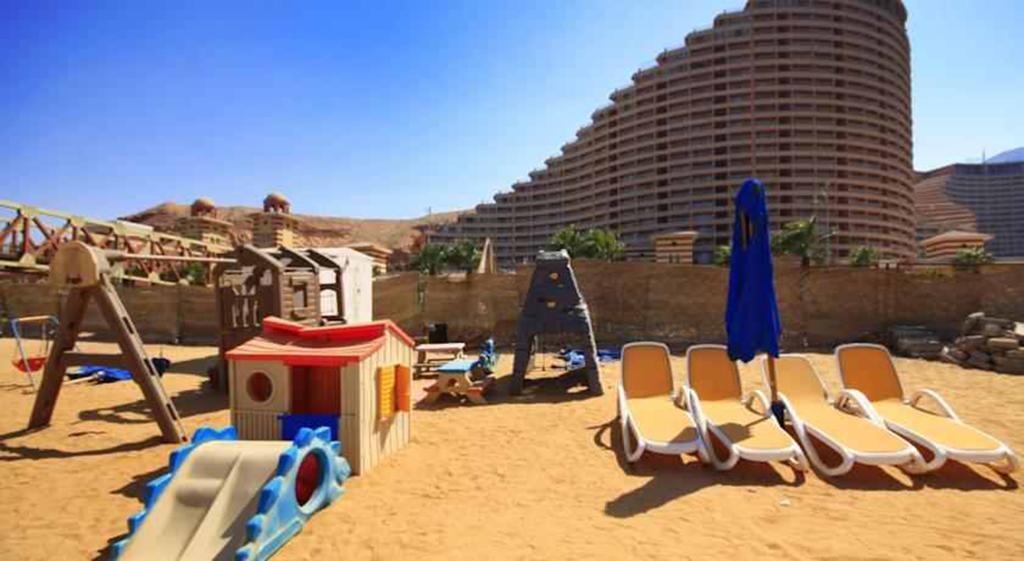 Two-Bedroom Apartment At Porto Sokhna Pyramids - Families Only アインソフナ 部屋 写真